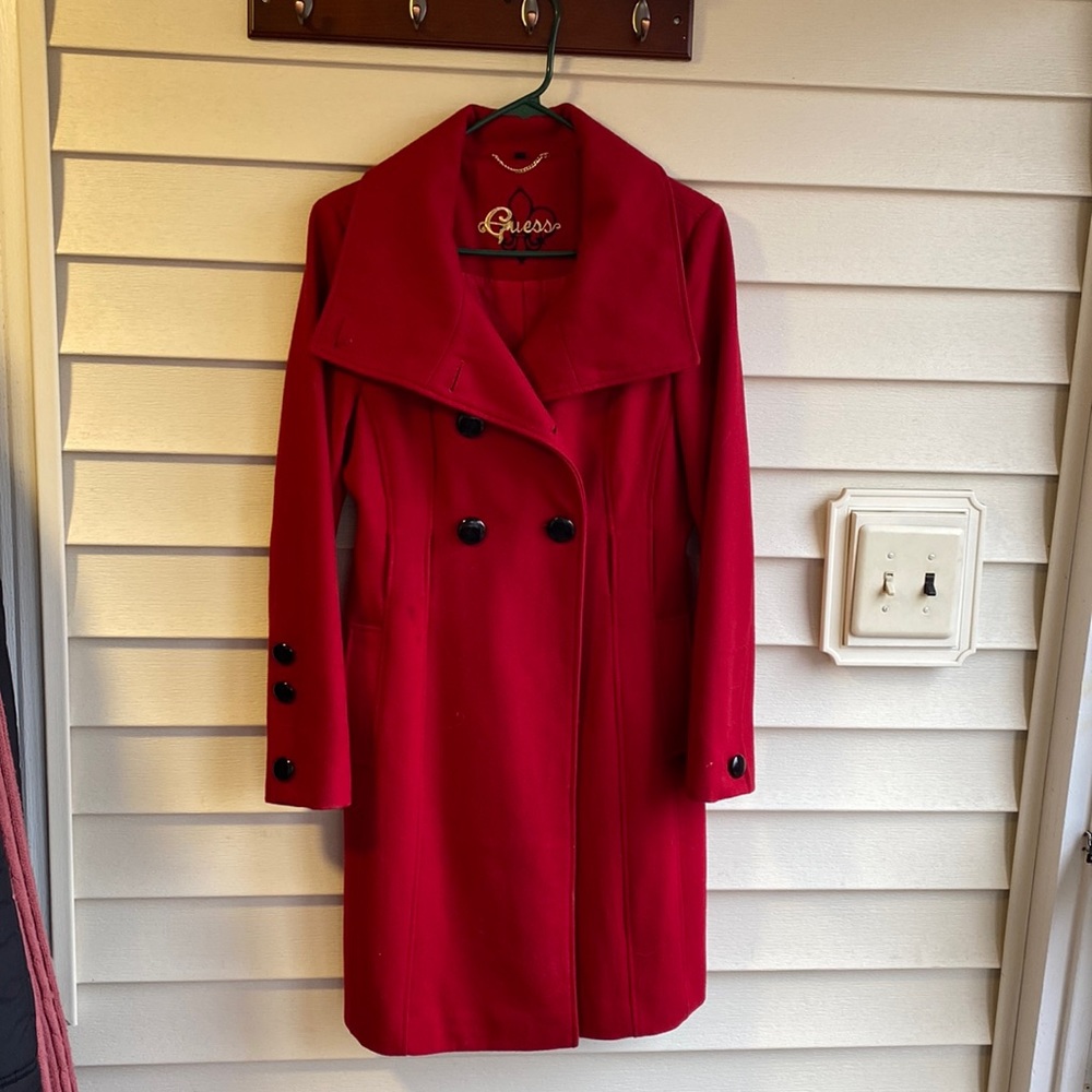 GUESS Medium wool and polyester pea coat.